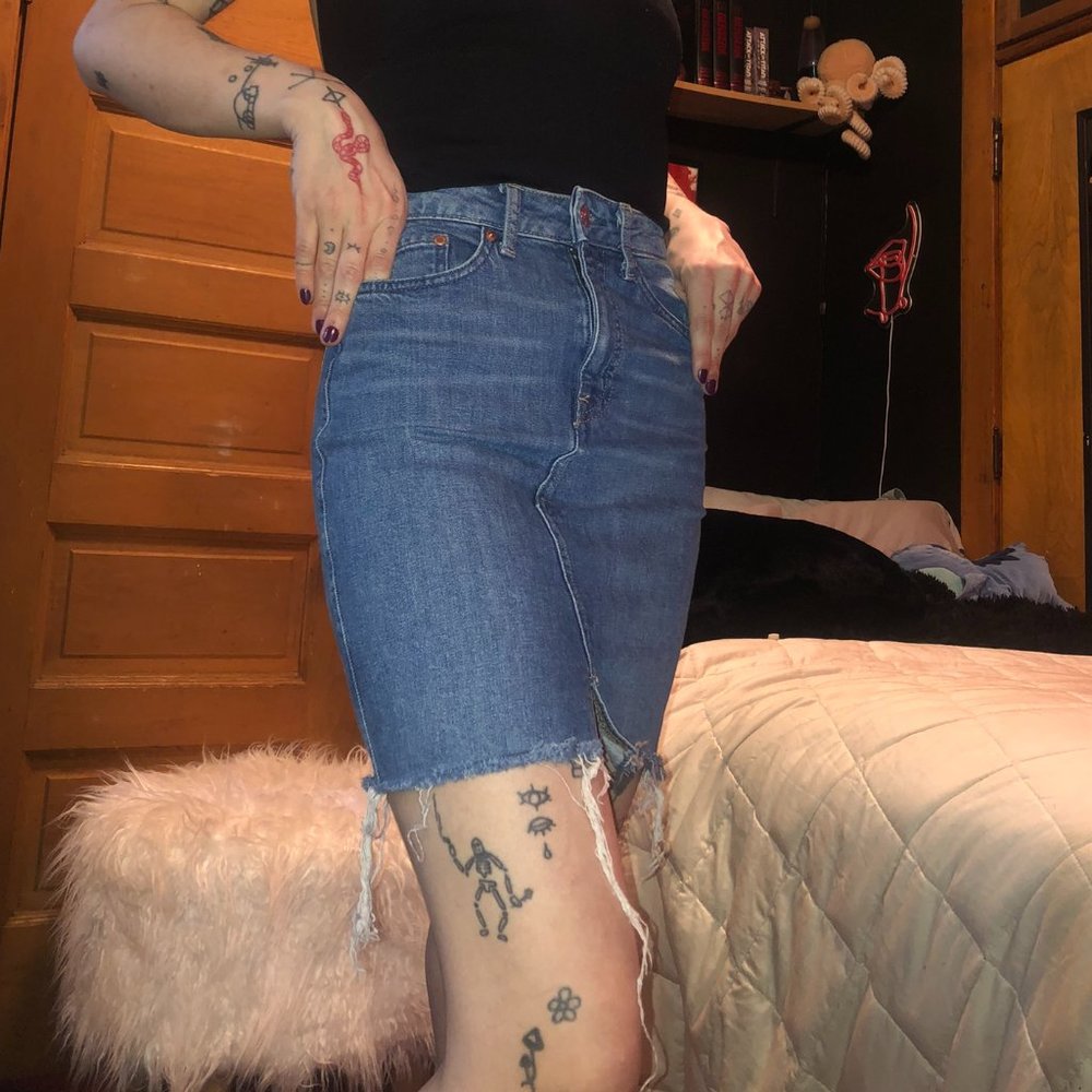 H&M Women's Distressed Jean Skirt - US Size 2